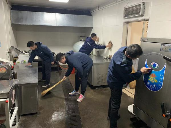 陜煤建設(shè)韓城分公司安裝三項(xiàng)目部：弘揚(yáng)雷鋒精神 爭(zhēng)做新時(shí)代青年