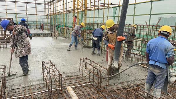 陜煤建設韓城分公司施工現(xiàn)場“忙碌碌”