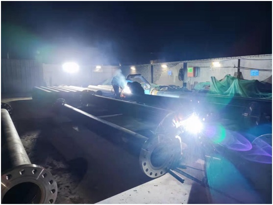 挑燈夜戰(zhàn)趕工期 攻堅(jiān)克難打硬仗