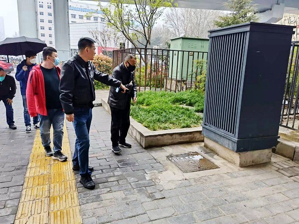 陜煤建設(shè)渭南分公司承建的西安碑林區(qū)背街小巷改造項目建工路綠化順利通過驗收移交