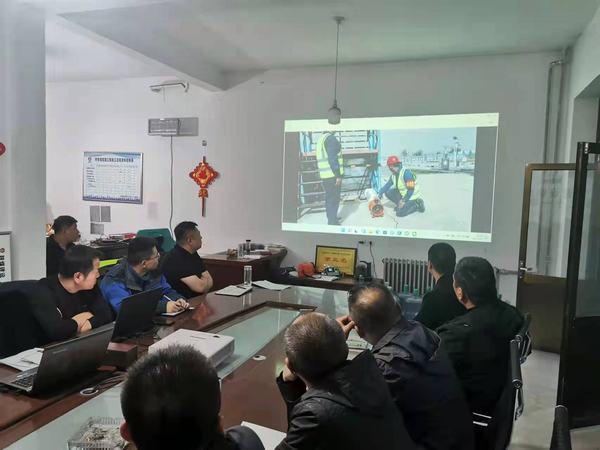 陜煤建設(shè)銅煤公司第二十一項(xiàng)目部多種形式開(kāi)展安全教育活動(dòng),筑牢安全防線