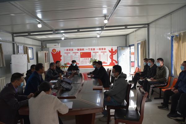 煤礦運(yùn)營(yíng)服務(wù)分公司:安全隱患大排查 做到“全方位、無(wú)死角”