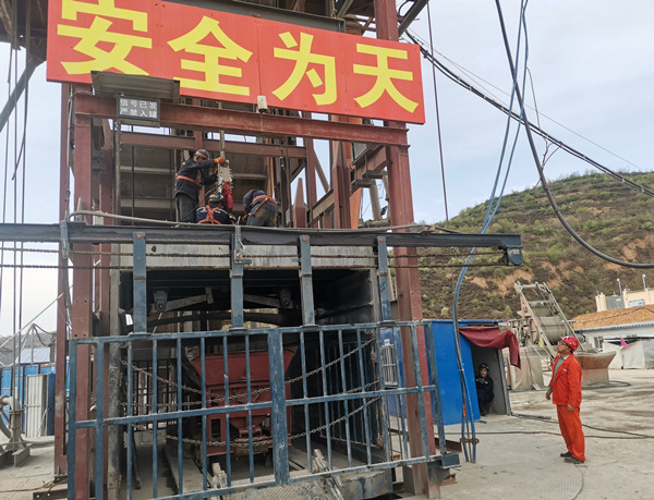 陜煤建設(shè)礦建三公司崔木項目部：一次精確到毫米的罐籠重載脫鉤試驗