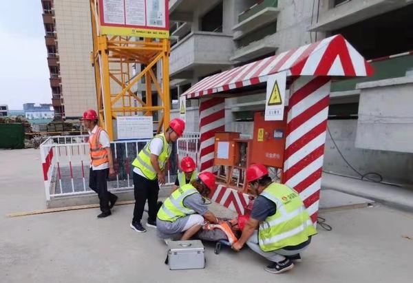 陜煤建設(shè)銅煤公司延安項(xiàng)目部開展觸電事故應(yīng)急演練