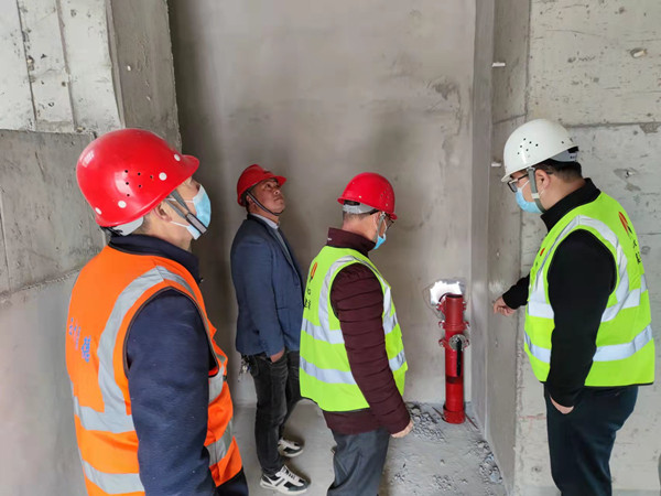 陜煤建設(shè)咸陽(yáng)分公司第一項(xiàng)目部開展“安全隱患清零”活動(dòng)