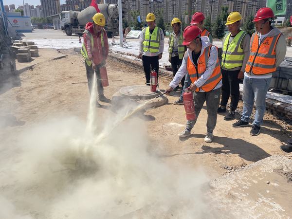 科創(chuàng)新城同慧運動公園項目經(jīng)理部開展消防應(yīng)急演練夯實安全基礎(chǔ)