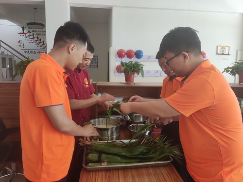 粽葉飄香迎安康！陜煤建設(shè)路橋分公司各基層項(xiàng)目部開(kāi)展迎端午系列活動(dòng)