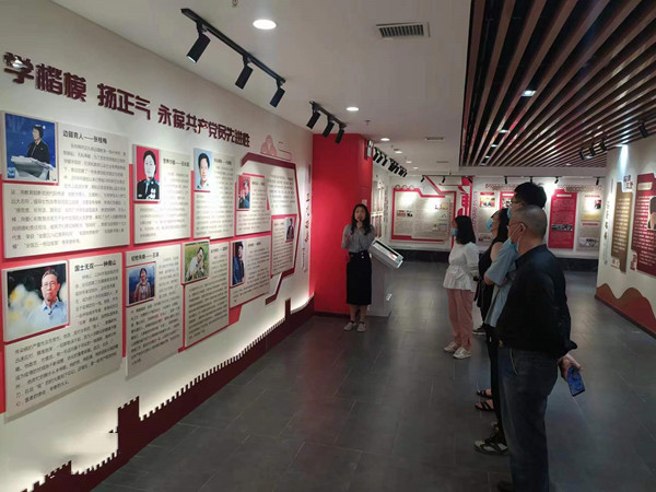 陜煤建設(shè)渭南分公司第五項(xiàng)目部開展參觀學(xué)習(xí)活動加強(qiáng)廉潔教育