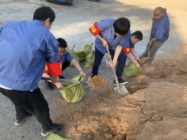 陜煤建設(shè)韓城分公司安裝三項(xiàng)目部青年突擊隊(duì)助力安全生產(chǎn)月