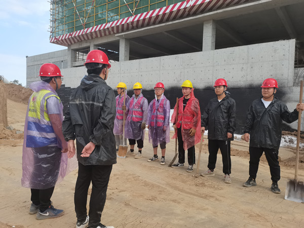 陜煤建設(shè)咸陽(yáng)公司第九項(xiàng)目部:開展防汛應(yīng)急演練,增強(qiáng)防汛防澇各環(huán)節(jié)銜接硬度