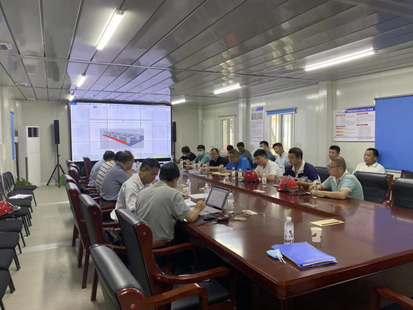 灃西新城第五學(xué)校項目超危大工程-非標(biāo)準(zhǔn)吊籃順利通過專家驗收