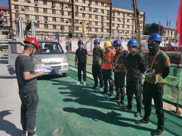 陜煤建設韓城分公司土建六項目部:戰(zhàn)高溫 斗酷暑 建設項目不停步