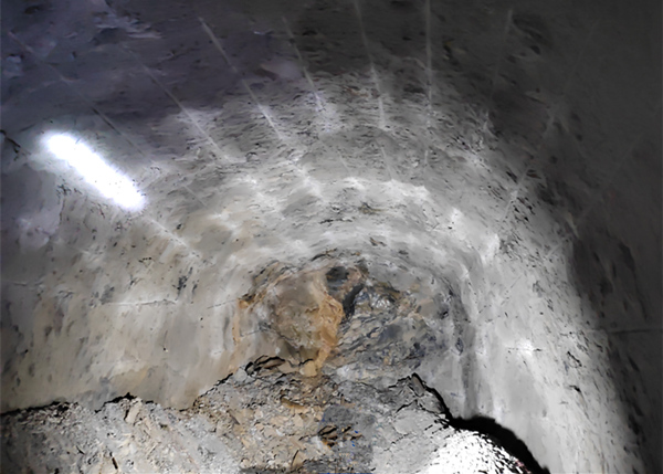 陜煤建設(shè)礦建三公司鏡鐵山項目部“光面爆破”技術(shù)顯成效