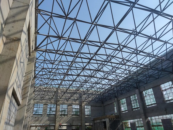 陜煤建設(shè)綠宇公司:中秋獻(xiàn)禮,提前完成網(wǎng)架吊裝