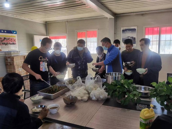 陜煤建設(shè)綠宇公司:蒲城倒班樓項(xiàng)目 嚴(yán)把質(zhì)量促進(jìn)度 加班加點(diǎn)趕工期