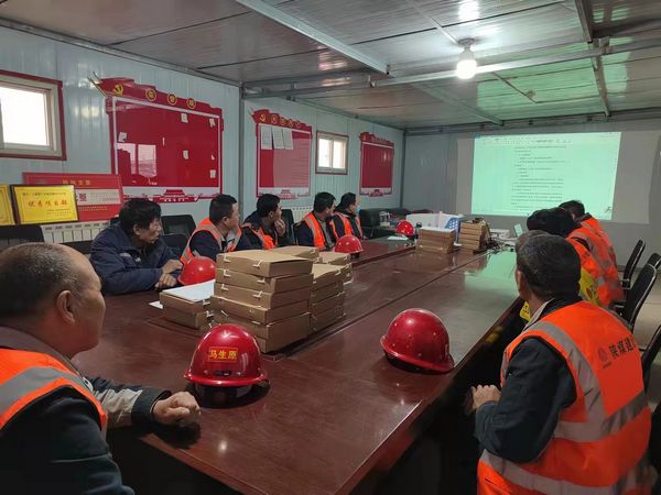 陜煤建設(shè)天工公司土建十七項(xiàng)目部:筑牢“雨季三防”安全堤