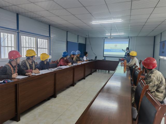 陜煤建設(shè)韓城分公司土建一項(xiàng)目部“安”不忘危 “全”力以赴