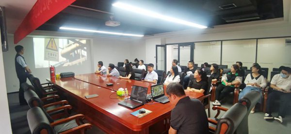 陜煤建設(shè)大秦置業(yè)公司:開(kāi)展消防安全培訓(xùn)及應(yīng)急演練