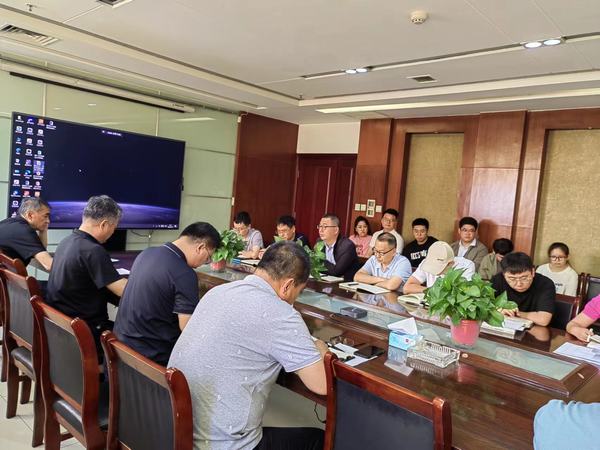 陜煤建設(shè)煤礦運(yùn)營(yíng)服務(wù)分公司：開展“初夏已至 書香有約”主題贈(zèng)書活動(dòng)