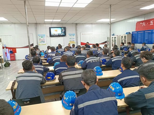 陜煤建設(shè)洗選煤運營公司紅柳林洗煤廠項目部: 迸發(fā)合力 筑牢安全生產(chǎn)屏障