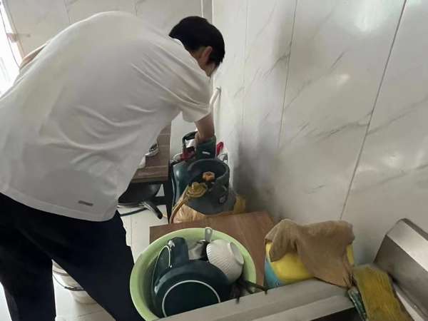 陜煤建設(shè)內(nèi)蒙古分公司:陜煤建設(shè)內(nèi)蒙古分公司開展“兩堂一舍”專項檢查保后勤安全