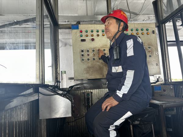 陜煤建設(shè)洗選煤運(yùn)營公司澄合山陽運(yùn)營項(xiàng)目部:高溫下的堅(jiān)守—他們的“炎值”閃閃發(fā)光!