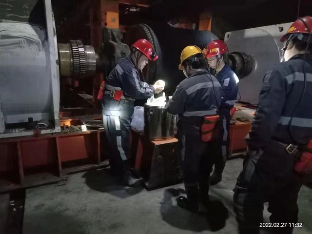 陜煤建設(shè)韓城分公司踐行“四個(gè)倡導(dǎo)”見實(shí)效之倡導(dǎo)做一名創(chuàng)新型實(shí)干型管理者