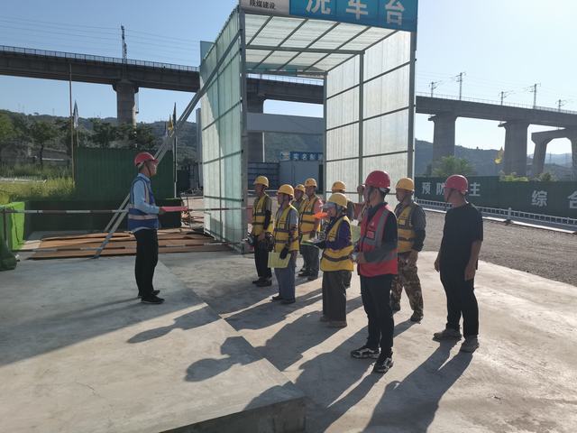 陜煤建設(shè)韓城分公司土建十一項(xiàng)目部： 瞄準(zhǔn)“靶心”齊發(fā)力  牢筑“堤壩”共安全