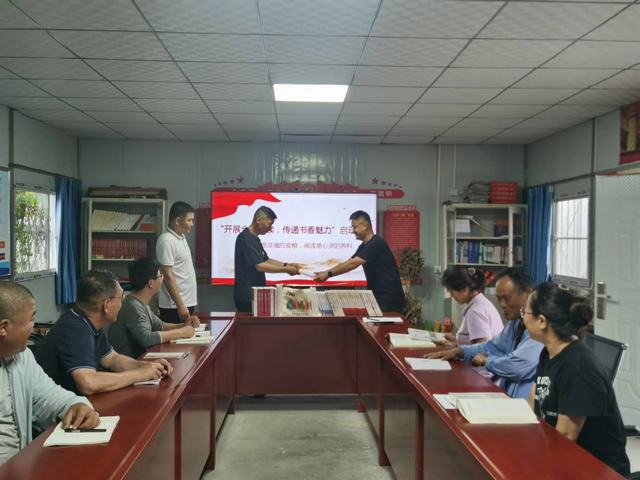 陜煤建設(shè)韓城分公司土建十二項(xiàng)目部:“四色閱讀”點(diǎn)亮讀書(shū)燈,讓生活溢滿書(shū)香