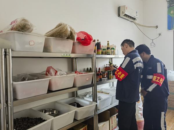 陜煤建設(shè)洗選煤運營公司神渭蒲城運營項目部:職工代表勤巡查 “兩堂一舍”暖人心