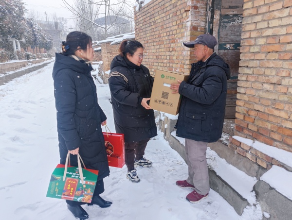 陜煤建設(shè)礦建三公司：節(jié)前送關(guān)懷，讓愛(ài)心溫暖寒冬