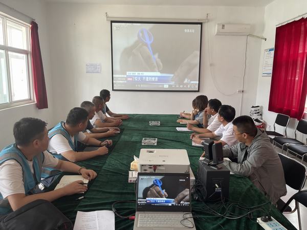 陜煤建設(shè)澄合分公司第十五項(xiàng)目部黨支部開展“弘揚(yáng)廉潔文化 凝聚風(fēng)清正氣”活動