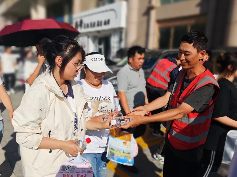 陜煤建設(shè)榆林公司：水潤高考路 情暖學(xué)子心