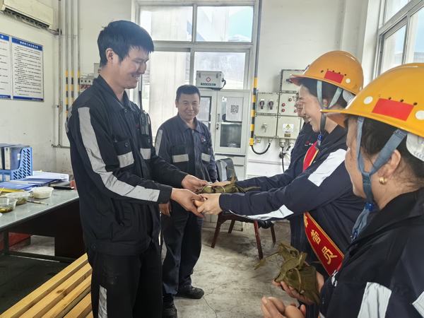 陜煤建設(shè)洗選煤運(yùn)營公司神渭蒲城運(yùn)營項(xiàng)目部：當(dāng)端午節(jié)遇上安全月  職工“粽”享安全