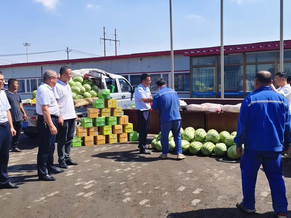 陜煤建設(shè)煤礦運(yùn)營(yíng)服務(wù)分公司:你戰(zhàn)高溫 我送清涼