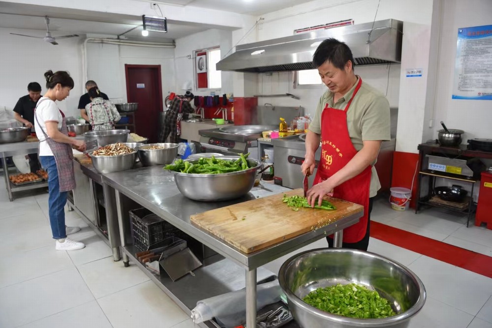 陜煤建設(shè)煤礦運(yùn)營(yíng)服務(wù)分公司：有一種中秋叫“堅(jiān)守”