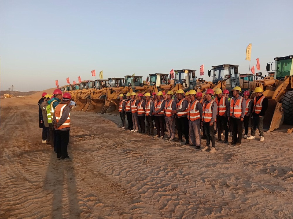 建筑工人:凜冬里的城市筑夢者