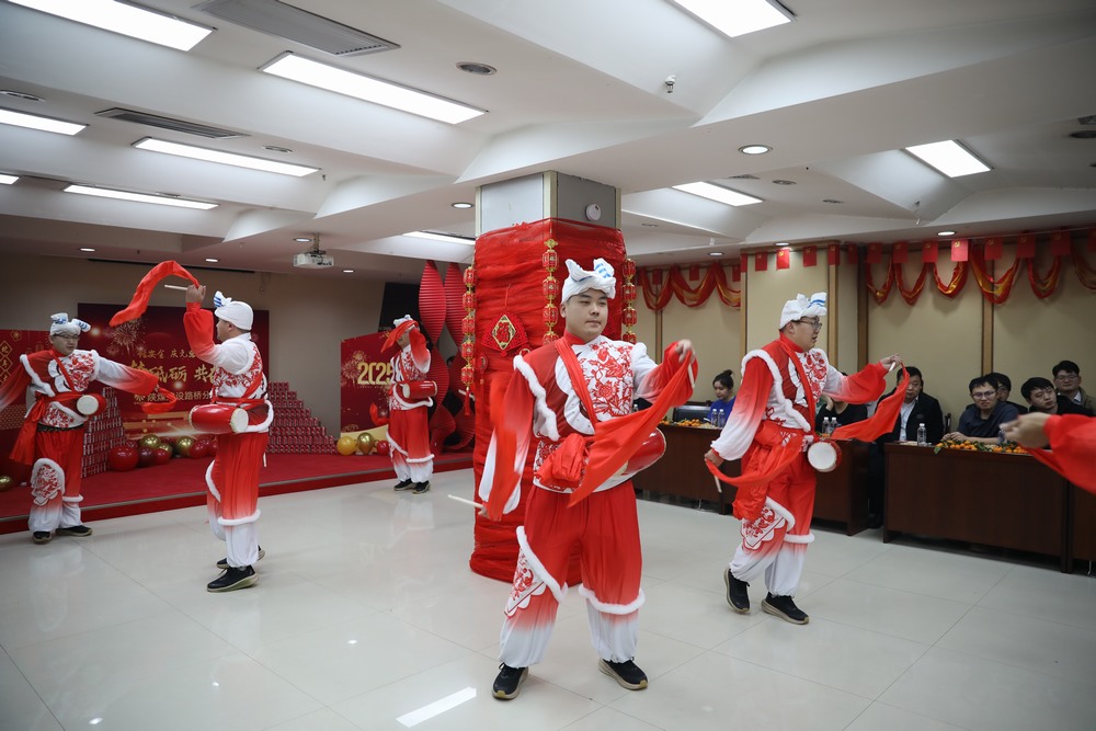 陜煤建設(shè)路橋分公司開(kāi)展“話(huà)安全、慶元旦、迎新春”游藝聯(lián)歡會(huì)