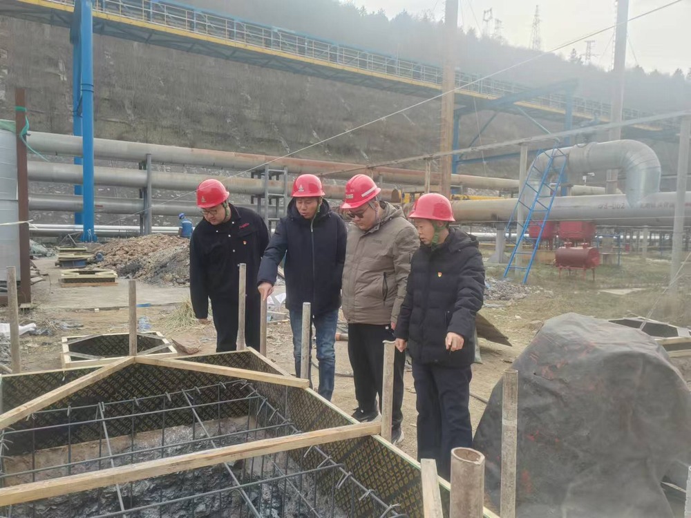 陜煤建設(shè)機(jī)電安裝公司:推動“服務(wù)型”黨支部建設(shè)