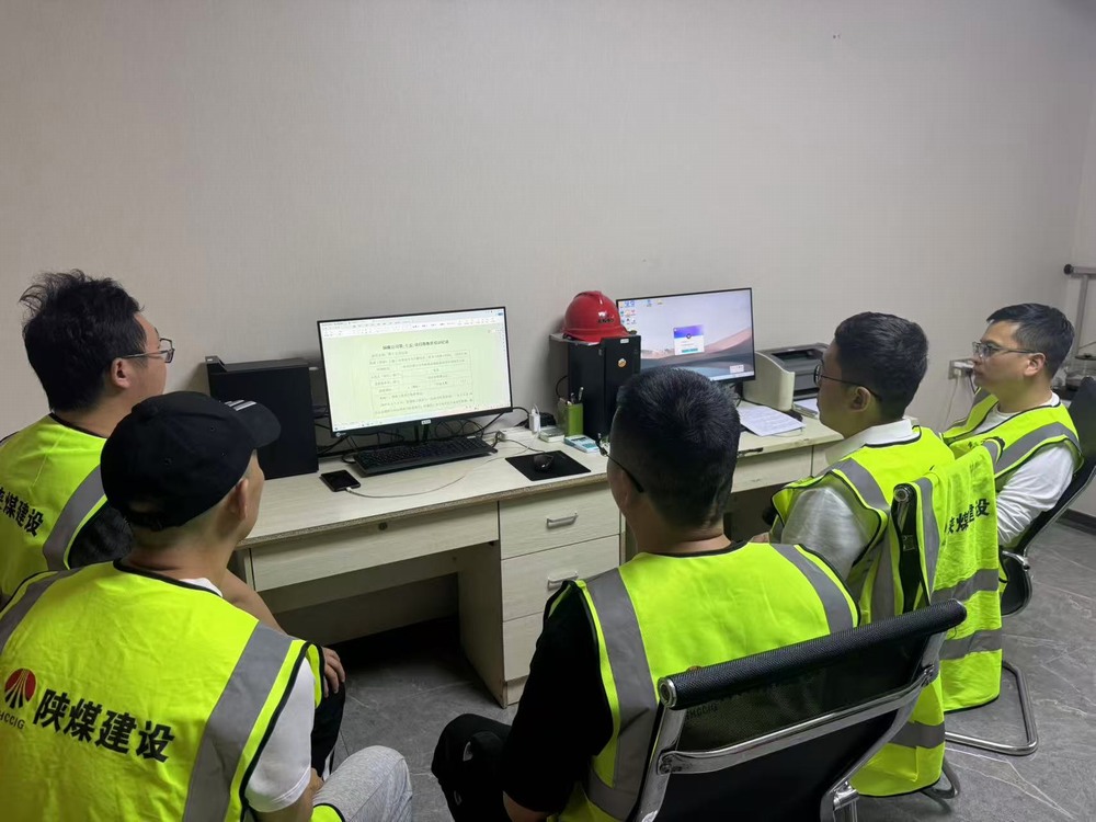 陜煤建設(shè)銅煤公司基層項目部:多舉措扎實推進“安全生產(chǎn)月”活動見實效