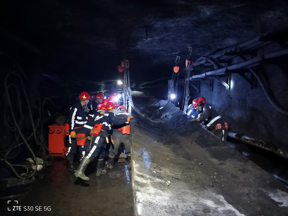 班班聯(lián)動、環(huán)環(huán)相扣!陜煤建設韓城分公司張家峁項目部“雙一流”班組打造安全生產(chǎn)“動態(tài)防護鏈”