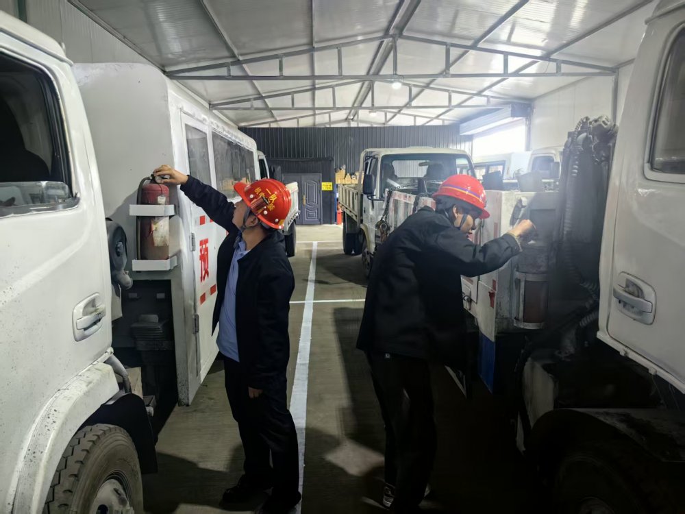 陜煤建設(shè)機(jī)電安裝公司:開展“雙節(jié)”安全專項(xiàng)檢查 織密安全生產(chǎn)防護(hù)網(wǎng)