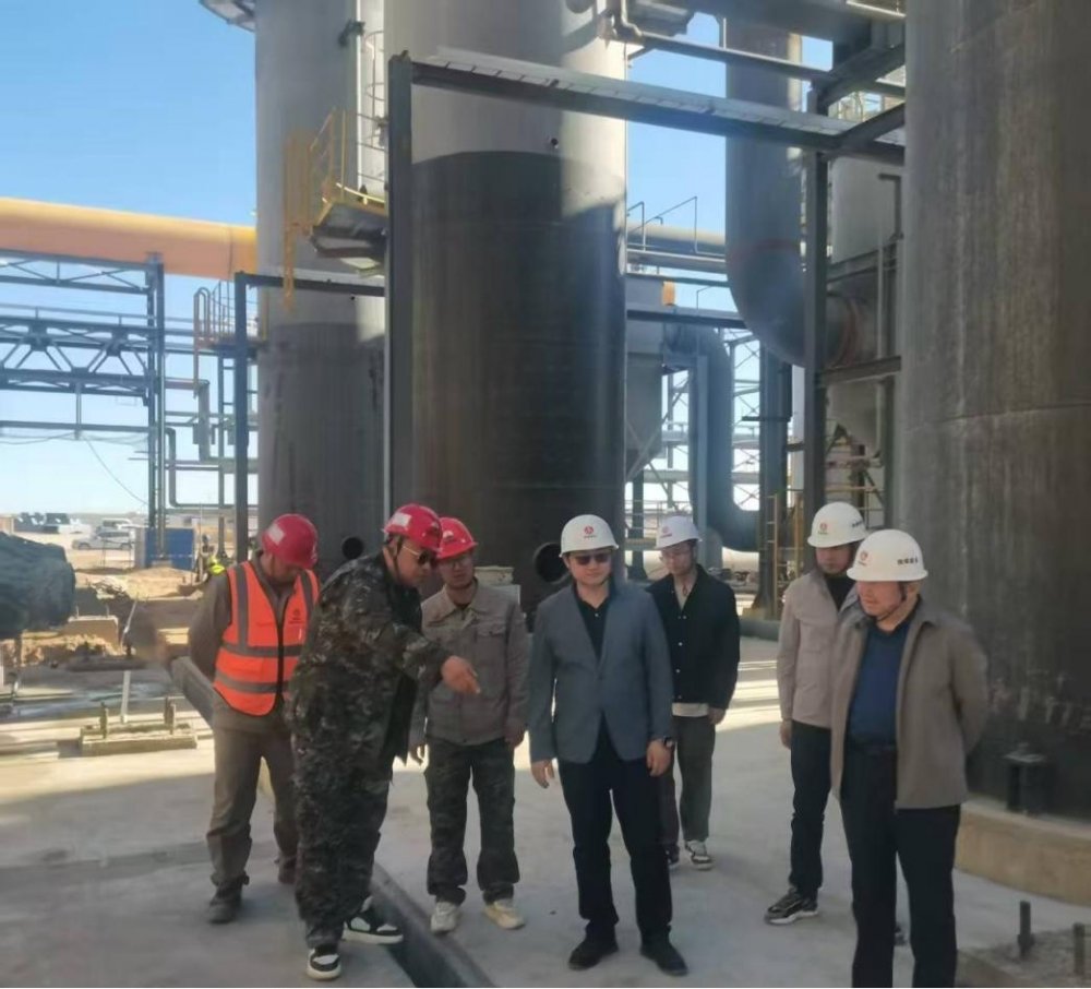 陜煤建設(shè)西北分公司土建第一項目部:雙節(jié)慰問暖人心 鼓足干勁促生產(chǎn)