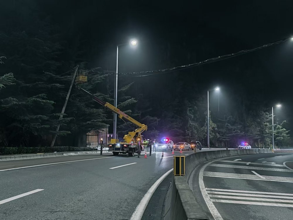 陜煤建設(shè)川耀公司:聞“險”而動排隱患 守護川耀道路平安線