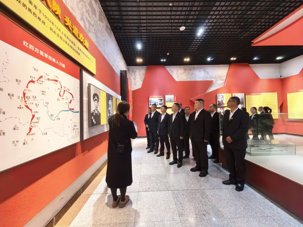 陜煤建設(shè)漢中分公司開展“傳承紅色基因 勇?lián)ㄔO(shè)使命”主題黨日活動