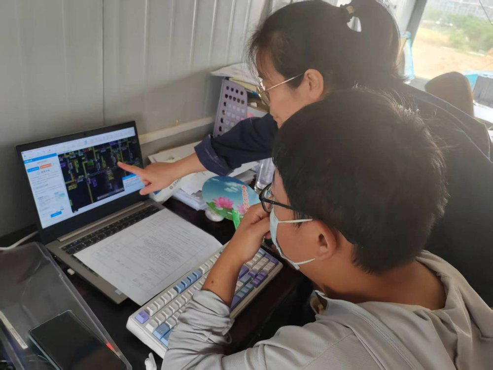 陜煤建設(shè)韓城分公司土建一項(xiàng)目部:巾幗力量綻芳華,鏗鏘玫瑰別樣紅