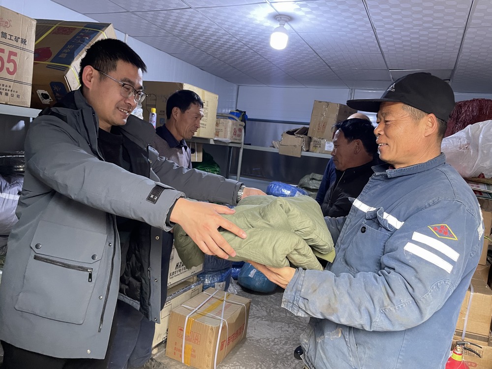 陜煤建設(shè)礦建二公司:凜冬有溫度 后勤強(qiáng)動(dòng)力